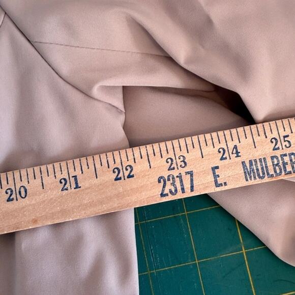 Towne Collection Women's Trench Coat Jacket Button Front pockets size Large - Picture 4 of 5